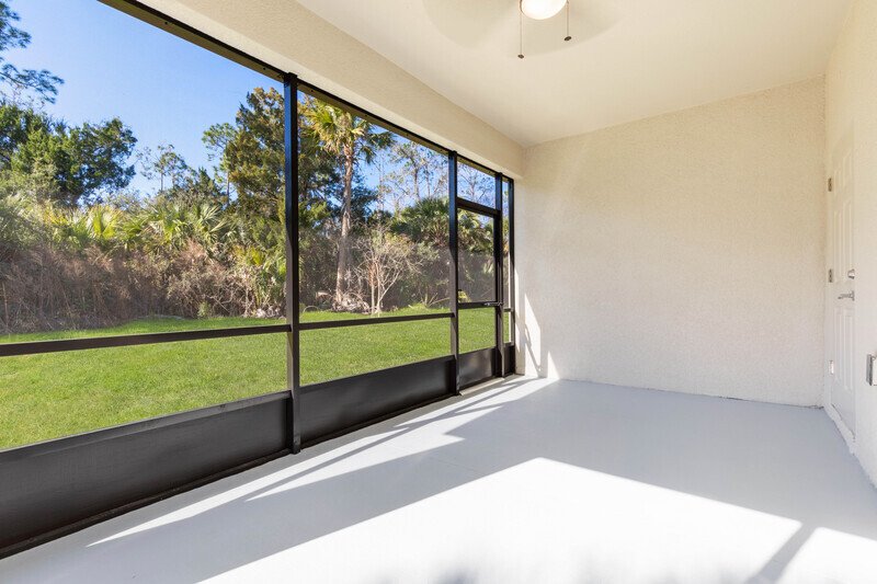 LIKE NEW 3/2/2 TOWNHOME IN POPULAR PINE GROVE property image