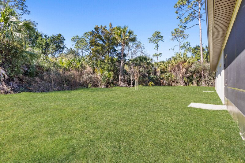 LIKE NEW 3/2/2 TOWNHOME IN POPULAR PINE GROVE property image