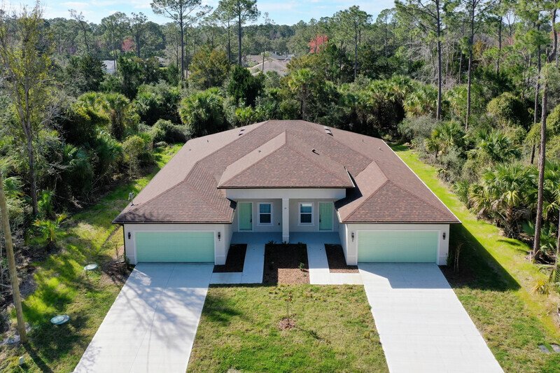 LIKE NEW 3/2/2 TOWNHOME IN POPULAR PINE GROVE property image