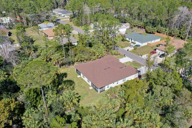 LIKE NEW 3/2/2 TOWNHOME IN POPULAR PINE GROVE property image