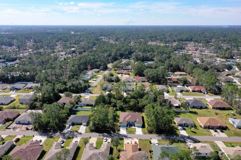 LIKE NEW 3/2/2 TOWNHOME IN POPULAR PINE GROVE property image