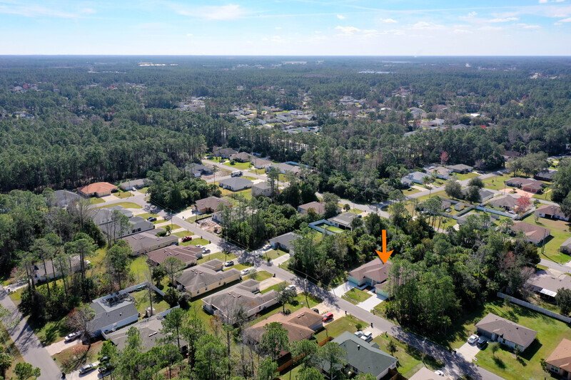 LIKE NEW 3/2/2 TOWNHOME IN POPULAR PINE GROVE property image