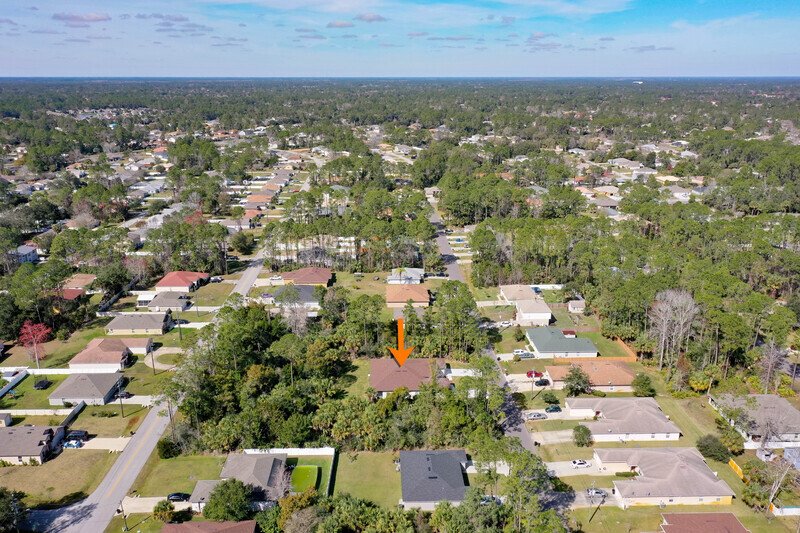 LIKE NEW 3/2/2 TOWNHOME IN POPULAR PINE GROVE property image