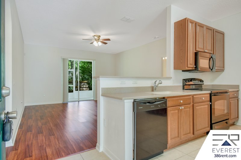 FULLY FENCED 3/2/2 ON A CUL DE SAC IN DESIRABLE WOODLANDS property image