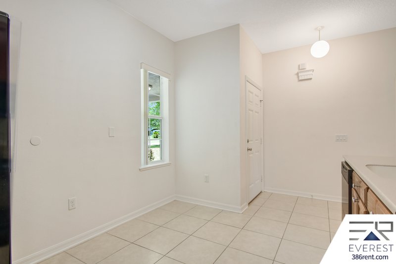 FULLY FENCED 3/2/2 ON A CUL DE SAC IN DESIRABLE WOODLANDS property image