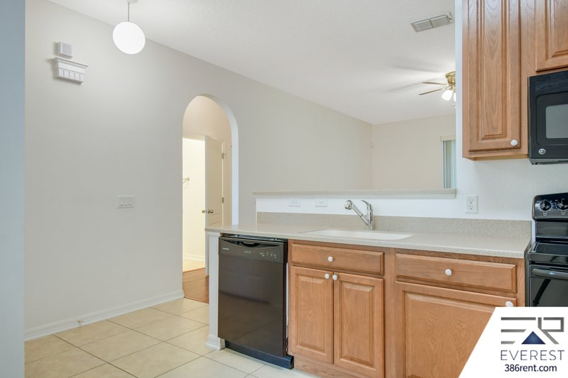FULLY FENCED 3/2/2 ON A CUL DE SAC IN DESIRABLE WOODLANDS property image