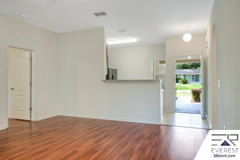 FULLY FENCED 3/2/2 ON A CUL DE SAC IN DESIRABLE WOODLANDS property image