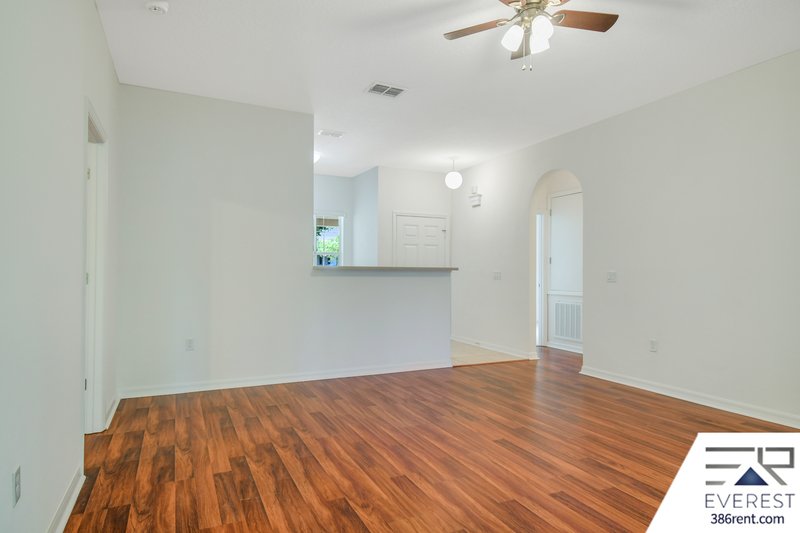 FULLY FENCED 3/2/2 ON A CUL DE SAC IN DESIRABLE WOODLANDS property image