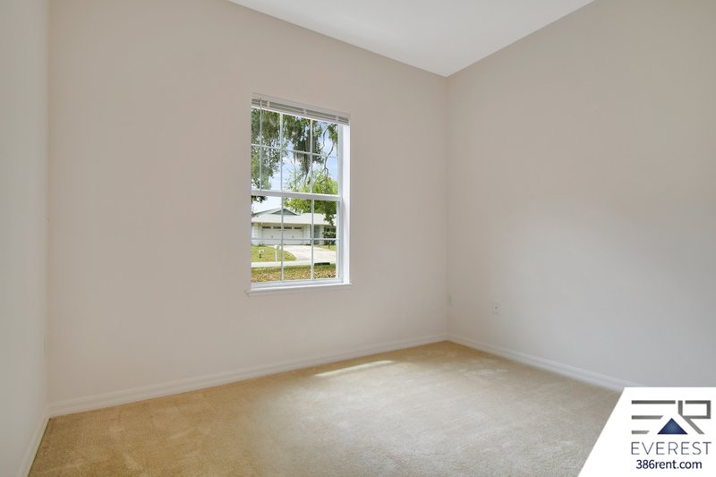 FULLY FENCED 3/2/2 ON A CUL DE SAC IN DESIRABLE WOODLANDS property image