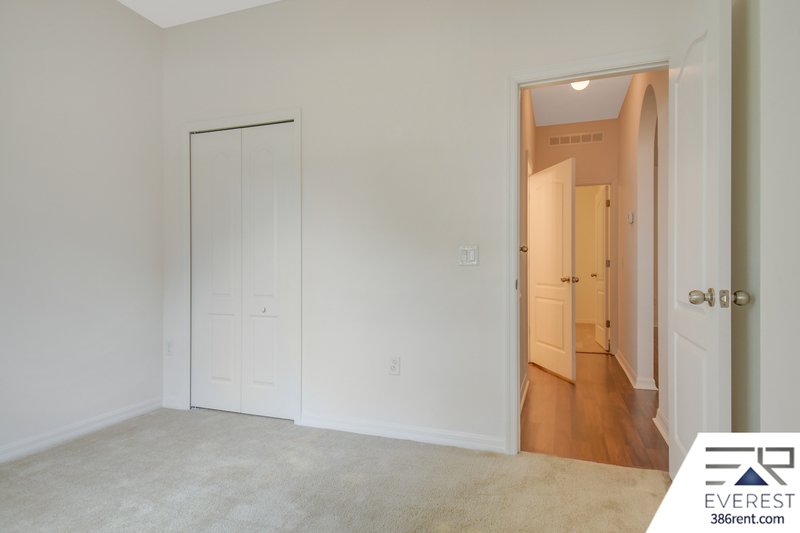 FULLY FENCED 3/2/2 ON A CUL DE SAC IN DESIRABLE WOODLANDS property image