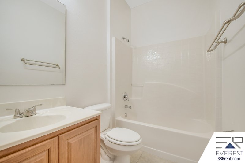 FULLY FENCED 3/2/2 ON A CUL DE SAC IN DESIRABLE WOODLANDS property image