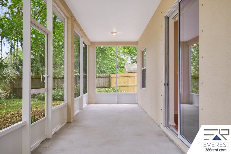 FULLY FENCED 3/2/2 ON A CUL DE SAC IN DESIRABLE WOODLANDS property image