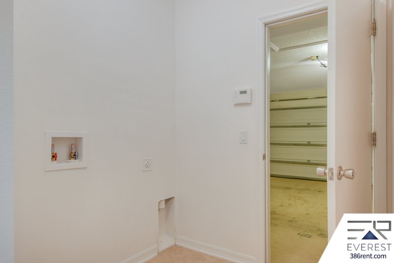 FULLY FENCED 3/2/2 ON A CUL DE SAC IN DESIRABLE WOODLANDS property image