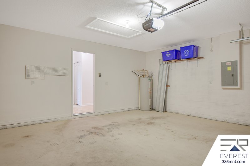 FULLY FENCED 3/2/2 ON A CUL DE SAC IN DESIRABLE WOODLANDS property image