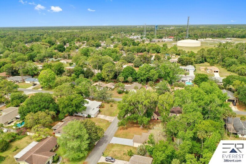 FULLY FENCED 3/2/2 ON A CUL DE SAC IN DESIRABLE WOODLANDS property image