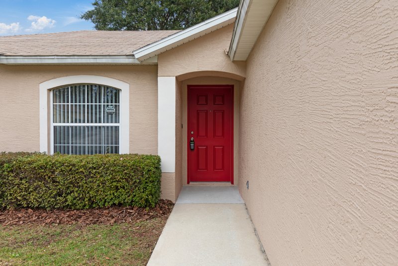 SPACIOUS, LIKE NEW 4/2/2 IN POPULAR PINE GROVE property image