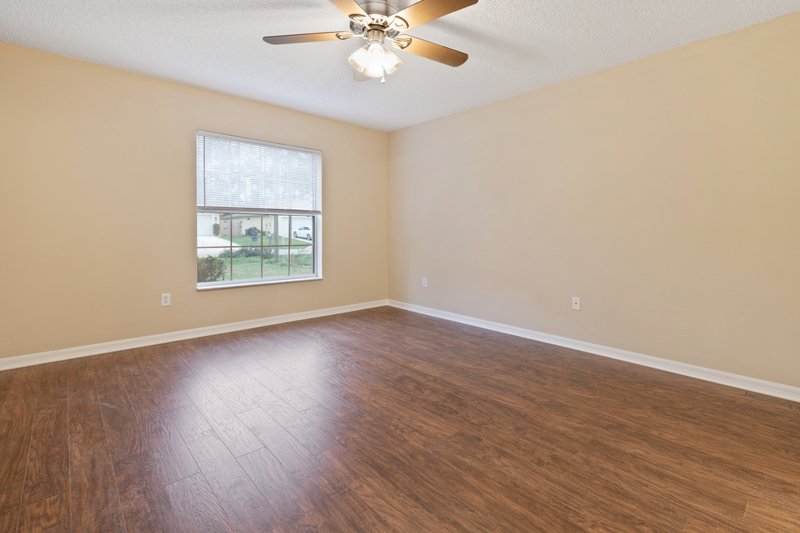 SPACIOUS, LIKE NEW 4/2/2 IN POPULAR PINE GROVE property image