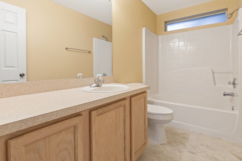 SPACIOUS, LIKE NEW 4/2/2 IN POPULAR PINE GROVE property image