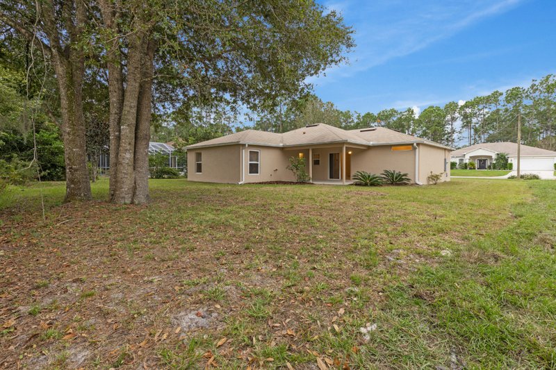 SPACIOUS, LIKE NEW 4/2/2 IN POPULAR PINE GROVE property image