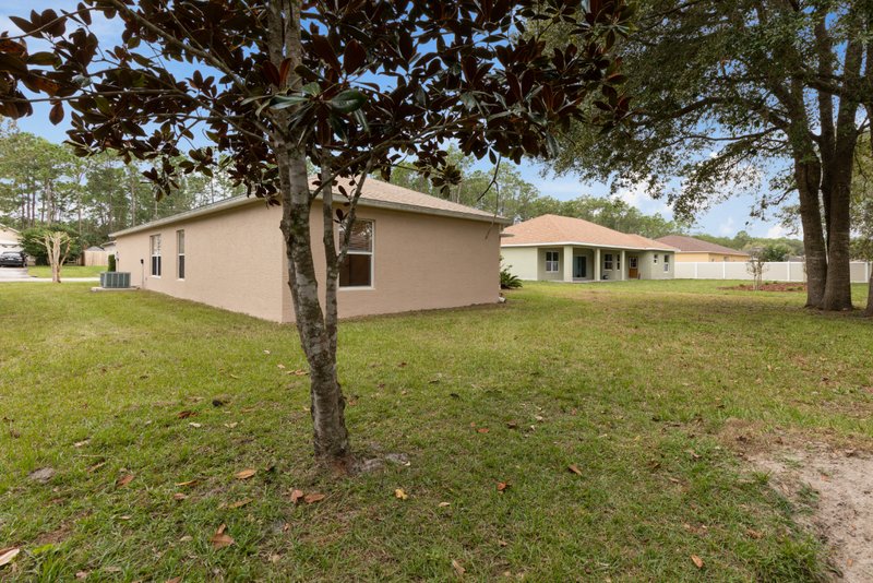 SPACIOUS, LIKE NEW 4/2/2 IN POPULAR PINE GROVE property image