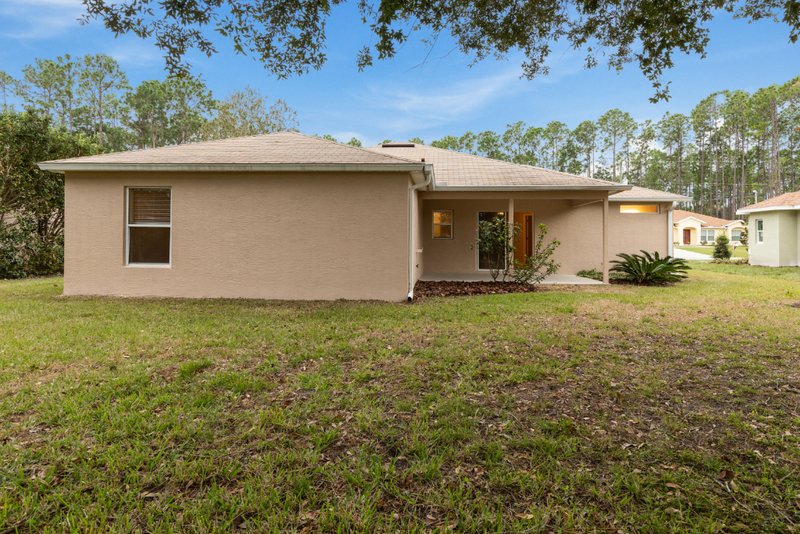 SPACIOUS, LIKE NEW 4/2/2 IN POPULAR PINE GROVE property image