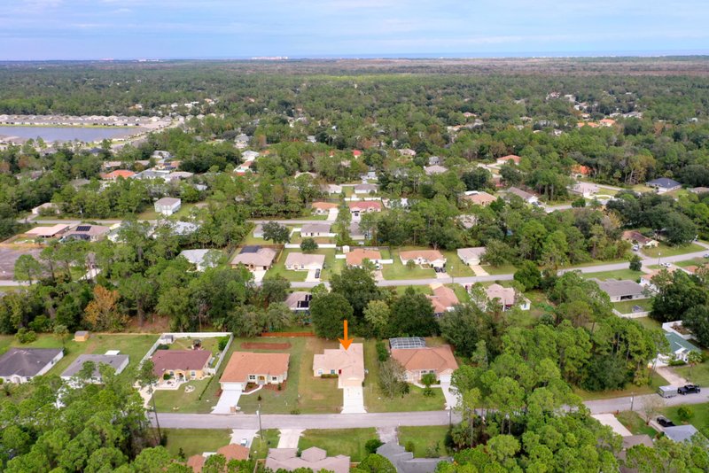 SPACIOUS, LIKE NEW 4/2/2 IN POPULAR PINE GROVE property image