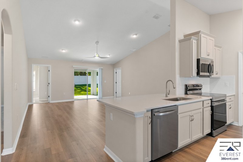 FULLY FENCED, LIKE NEW 4/2/2 IN POPULAR PINE GROVE property image