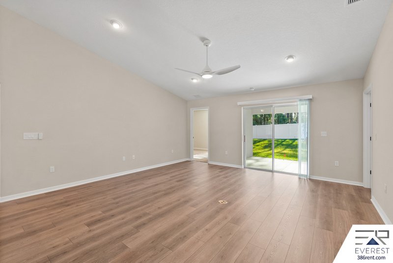 FULLY FENCED, LIKE NEW 4/2/2 IN POPULAR PINE GROVE property image