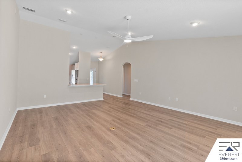 FULLY FENCED, LIKE NEW 4/2/2 IN POPULAR PINE GROVE property image