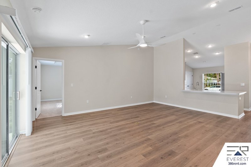 FULLY FENCED, LIKE NEW 4/2/2 IN POPULAR PINE GROVE property image