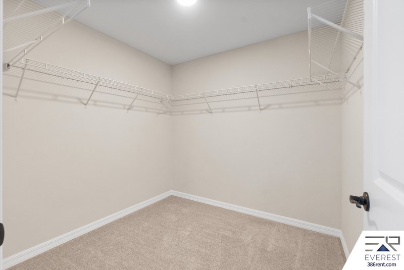 FULLY FENCED, LIKE NEW 4/2/2 IN POPULAR PINE GROVE property image