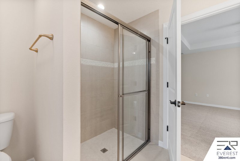 FULLY FENCED, LIKE NEW 4/2/2 IN POPULAR PINE GROVE property image