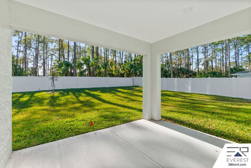 FULLY FENCED, LIKE NEW 4/2/2 IN POPULAR PINE GROVE property image
