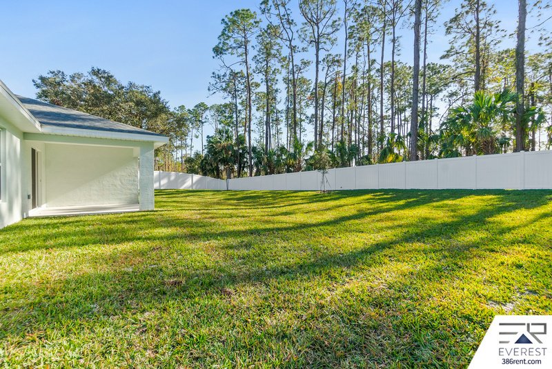 FULLY FENCED, LIKE NEW 4/2/2 IN POPULAR PINE GROVE property image