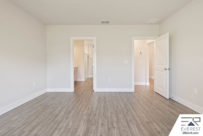 LIKE NEW, UPGRADED 3/2/2 IN DESIRABLE INDIAN TRAILS property image