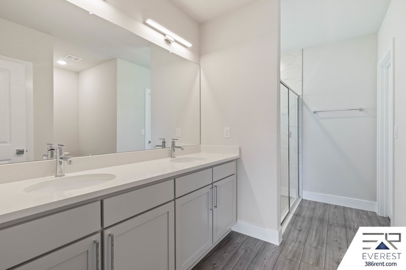 LIKE NEW, UPGRADED 3/2/2 IN DESIRABLE INDIAN TRAILS property image