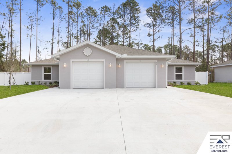 FULLY FENCED, LIKE NEW 3/2/1 TOWNHOUSE ON A CUL DE SAC IN BEAUTIFUL SEMINOLE WOODS property image