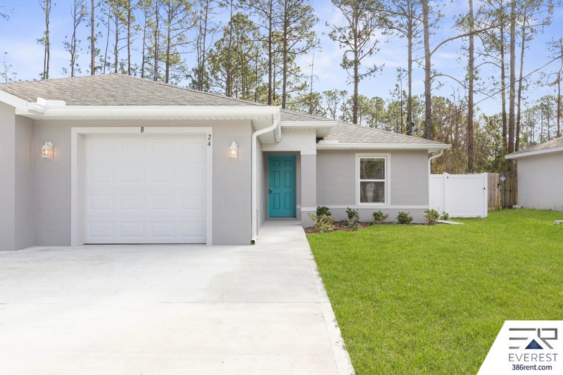 FULLY FENCED, LIKE NEW 3/2/1 TOWNHOUSE ON A CUL DE SAC IN BEAUTIFUL SEMINOLE WOODS property image