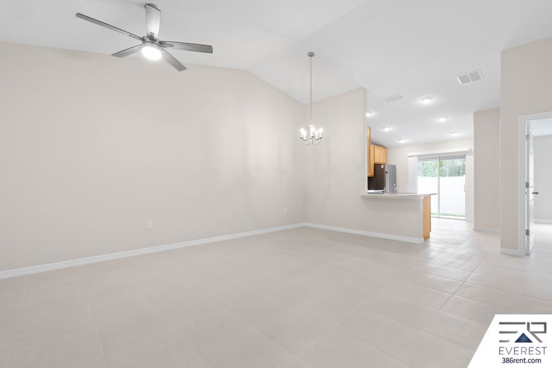 FULLY FENCED, LIKE NEW 3/2/1 TOWNHOUSE ON A CUL DE SAC IN BEAUTIFUL SEMINOLE WOODS property image