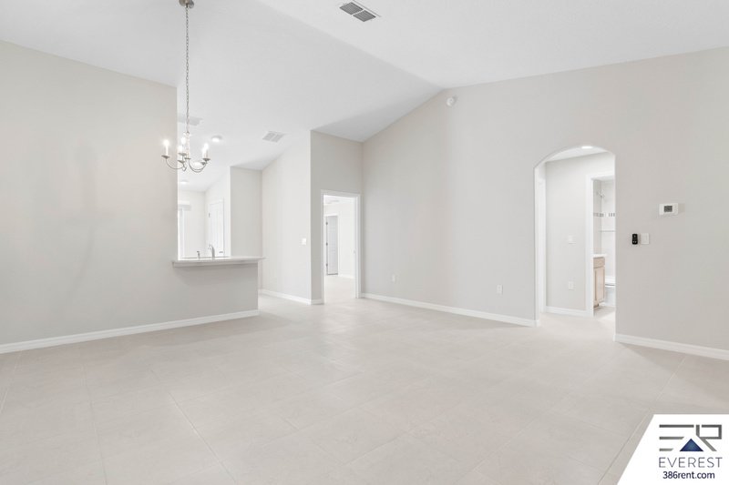FULLY FENCED, LIKE NEW 3/2/1 TOWNHOUSE ON A CUL DE SAC IN BEAUTIFUL SEMINOLE WOODS property image