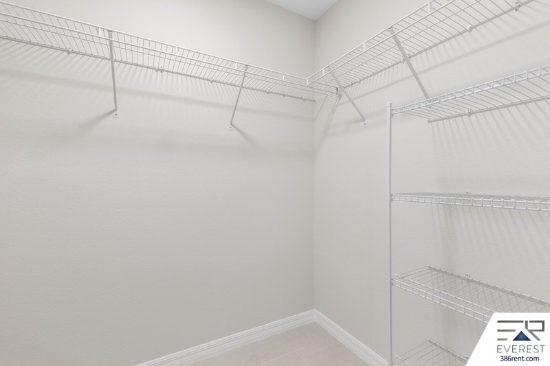 FULLY FENCED, LIKE NEW 3/2/1 TOWNHOUSE ON A CUL DE SAC IN BEAUTIFUL SEMINOLE WOODS property image