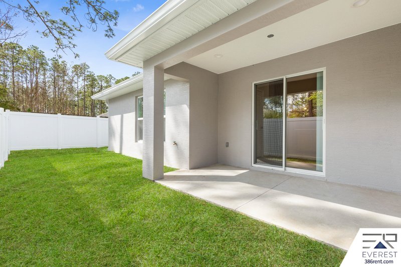 FULLY FENCED, LIKE NEW 3/2/1 TOWNHOUSE ON A CUL DE SAC IN BEAUTIFUL SEMINOLE WOODS property image