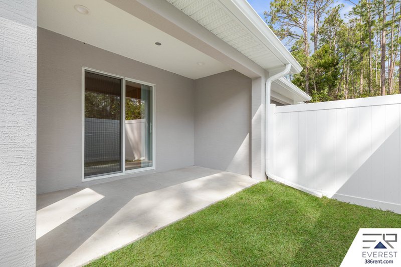 FULLY FENCED, LIKE NEW 3/2/1 TOWNHOUSE ON A CUL DE SAC IN BEAUTIFUL SEMINOLE WOODS property image
