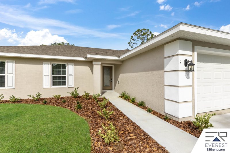 FULLY FENCED 3/2/2 IN DESIRABLE QUAIL HOLLOW property image
