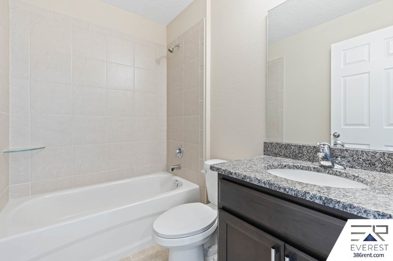 FULLY FENCED 3/2/2 IN DESIRABLE QUAIL HOLLOW property image