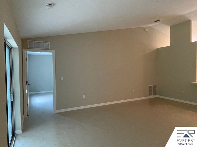 LIKE NEW 4/2/2 ON A CUL DE SAC IN BEAUTIFUL SEMINOLE WOODS property image