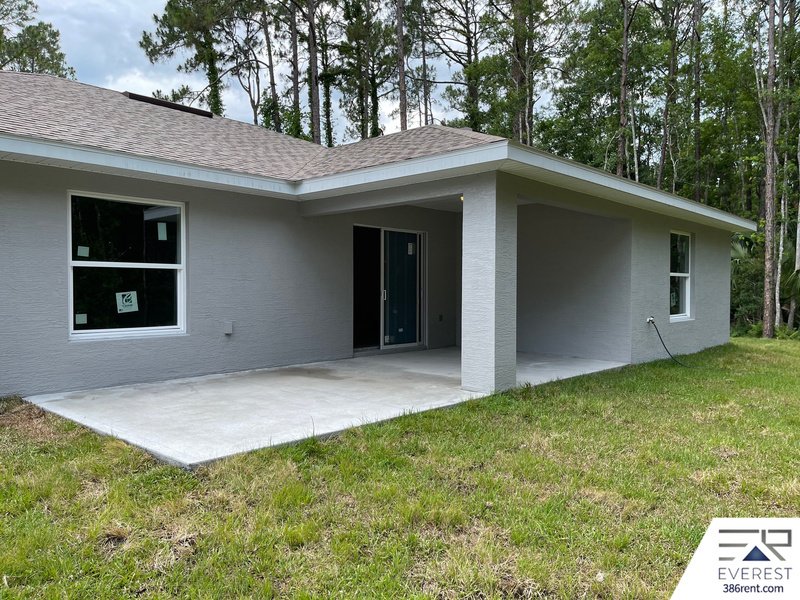 LIKE NEW 4/2/2 ON A CUL DE SAC IN BEAUTIFUL SEMINOLE WOODS property image