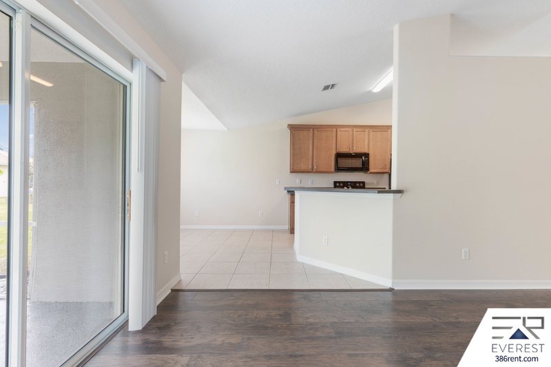 LIKE NEW 4/3/2 IN POPULAR LEHIGH WOODS property image