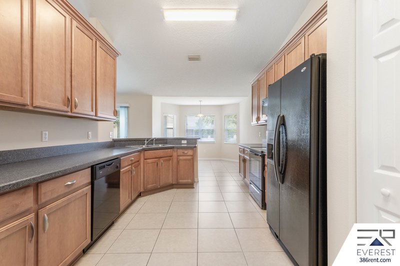 LIKE NEW 4/3/2 IN POPULAR LEHIGH WOODS property image