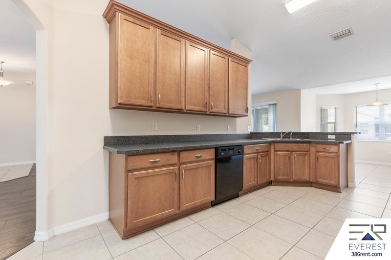LIKE NEW 4/3/2 IN POPULAR LEHIGH WOODS property image